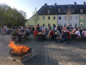 Osterfeuer auf dem Moltkeplatz